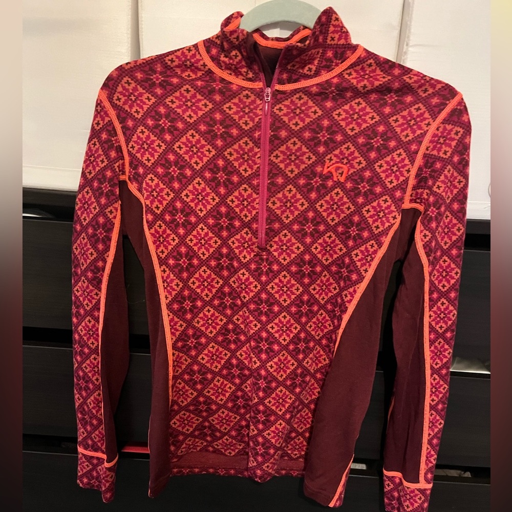 Ski/snowboard mid-layer top 3/4 zip. Like new